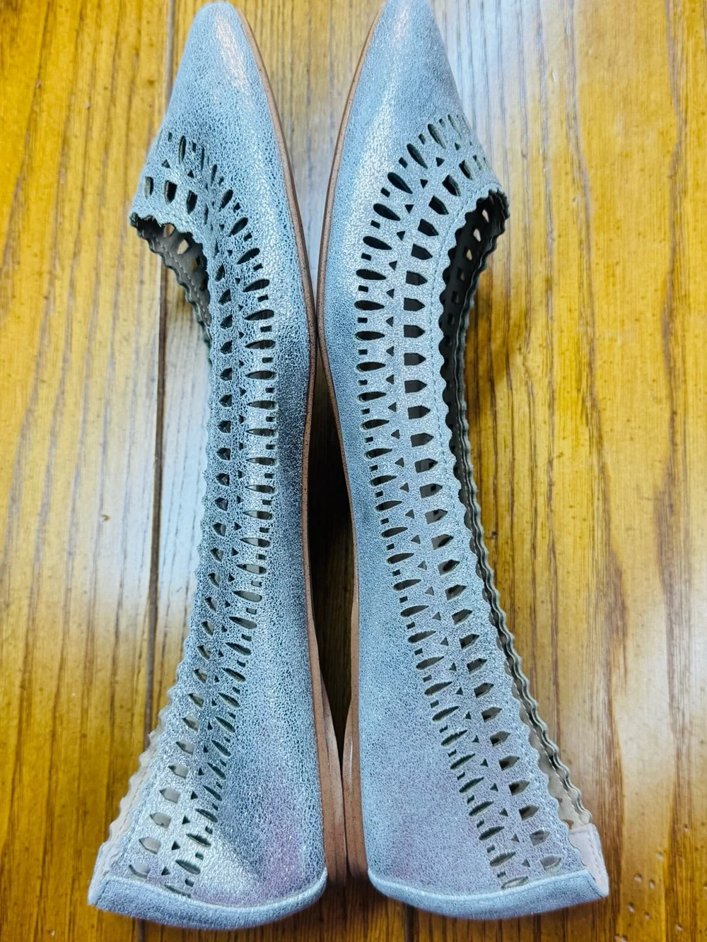 Joe’s Jeans Metallic Silver Pointed-Toe Flats — Laser Cut Detail ✨ 8.5